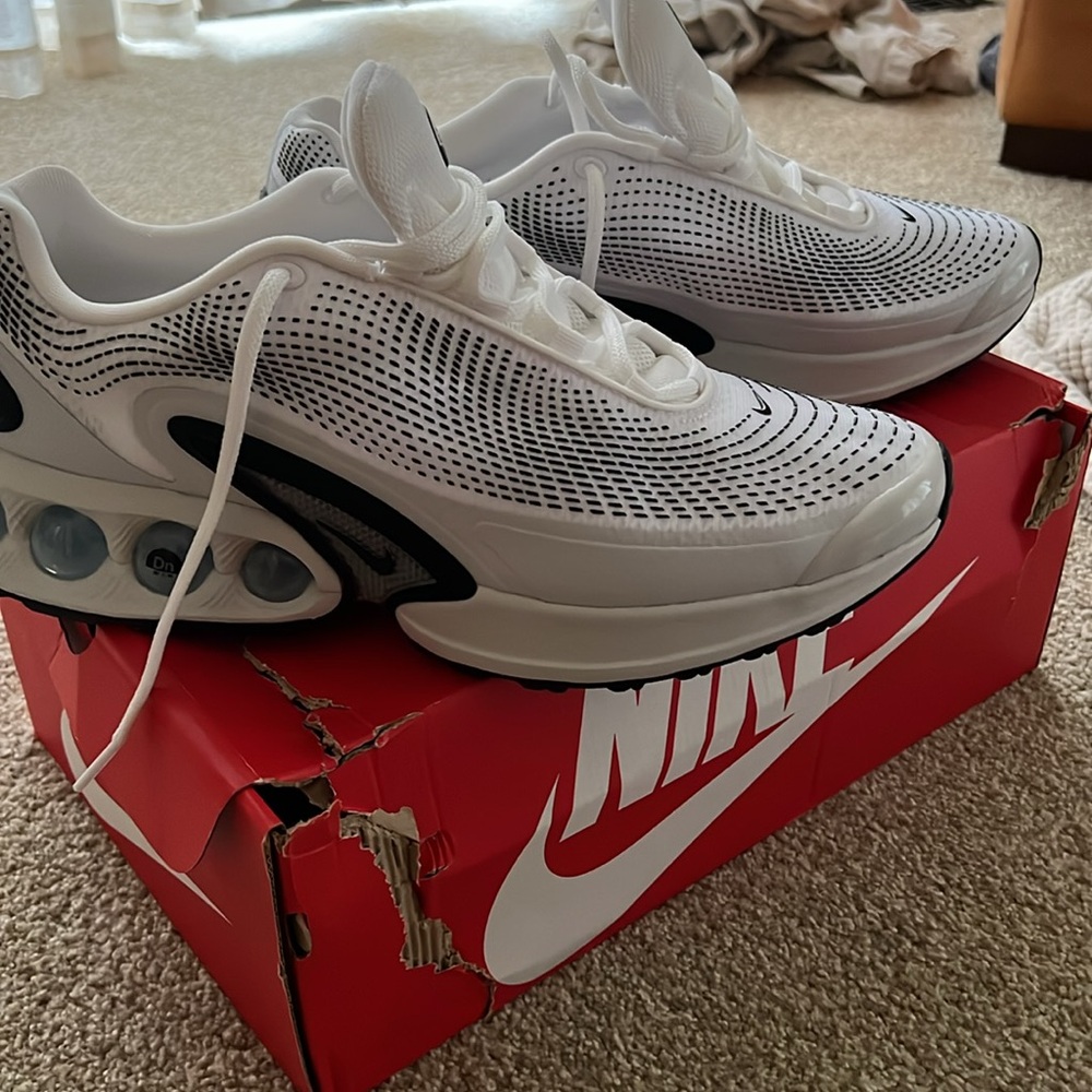 New Nike Air Max DN - Picture 3 of 6